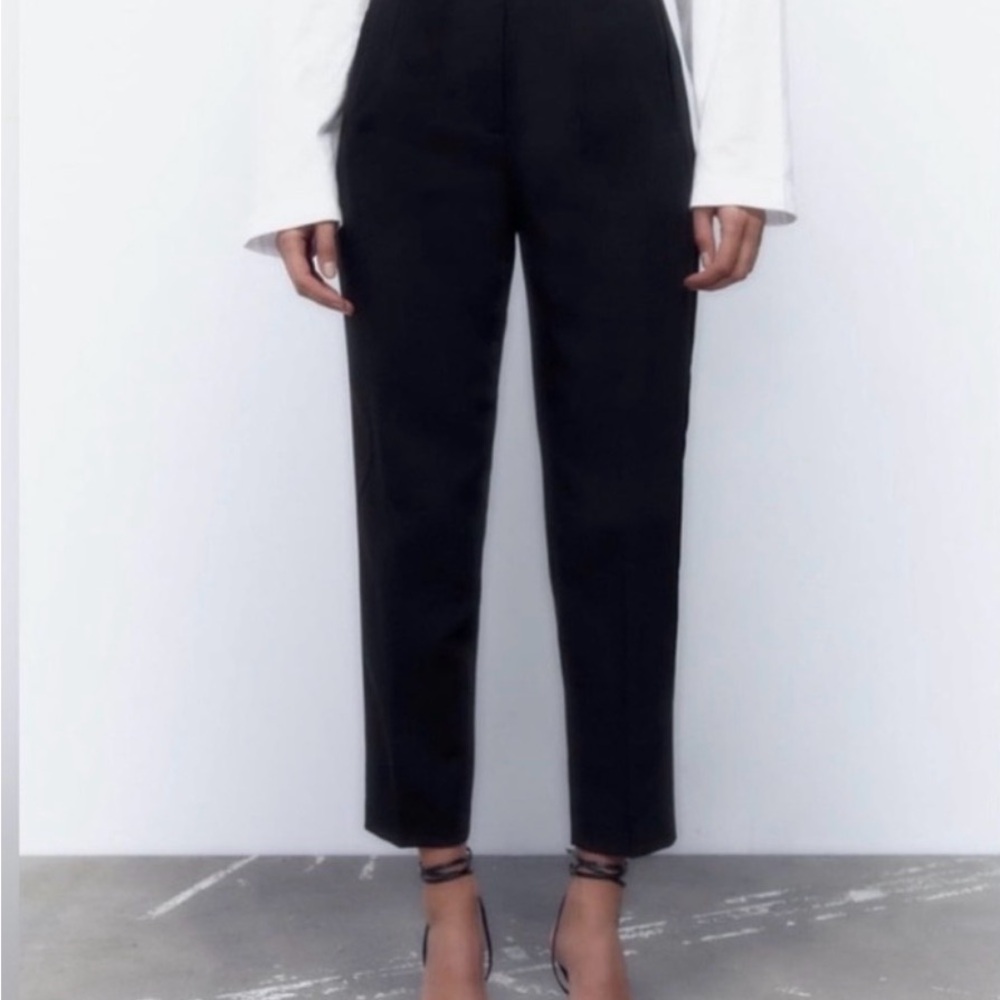 Zara Black Cropped Women's Pants